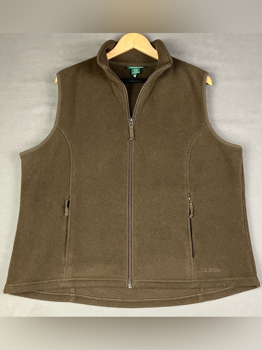 L.L. Bean Women’s Size XL Polartec Fleece Full Zip Vest Brown Pockets. In good c